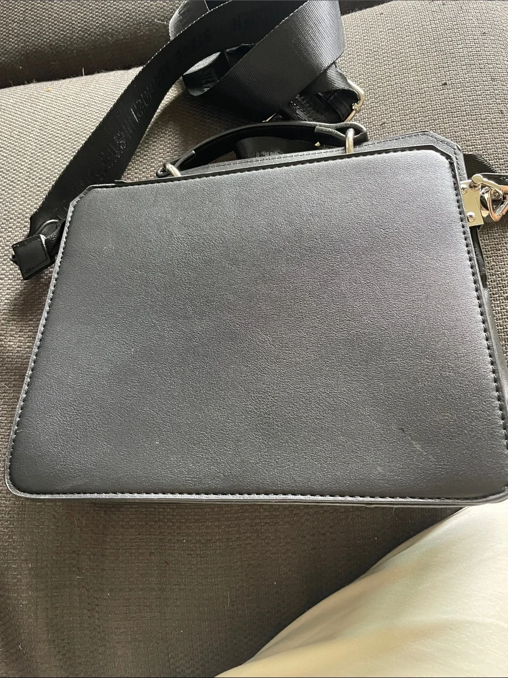 Steve Madden compact leather